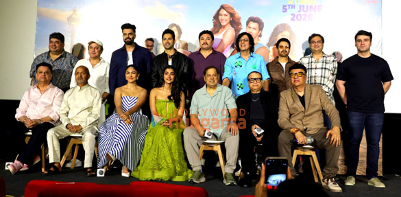 photos varun dhawan pooja hegde mrunal thakur david dhawan and others grace the trailer launch of hai jawani toh ishq hona hai 7