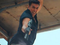Akshay Kumar turns back the clock with helicopter stunt in Welcome To The Jungle; proves why he’ll always be Bollywood’s original Khiladi