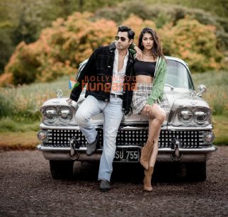 Hai Jawani Toh Ishq Hona Hai stills