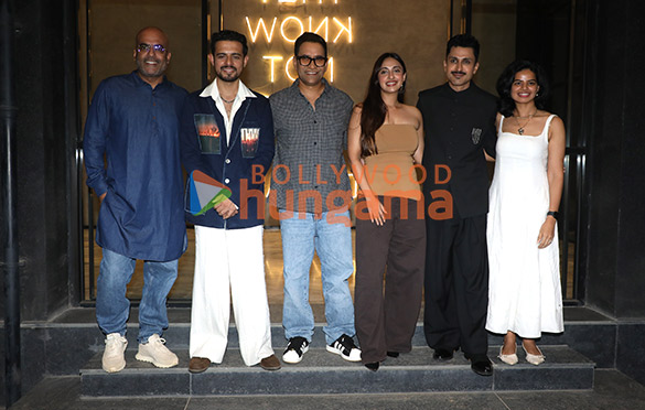 Photos: Akansha Ranjan Kapoor, Amol Parashar and others grace the special screening of Gram Chikitsalay Photos: Akansha Ranjan Kapoor, Amol Parashar and others grace the special screening of Gram Chikitsalay