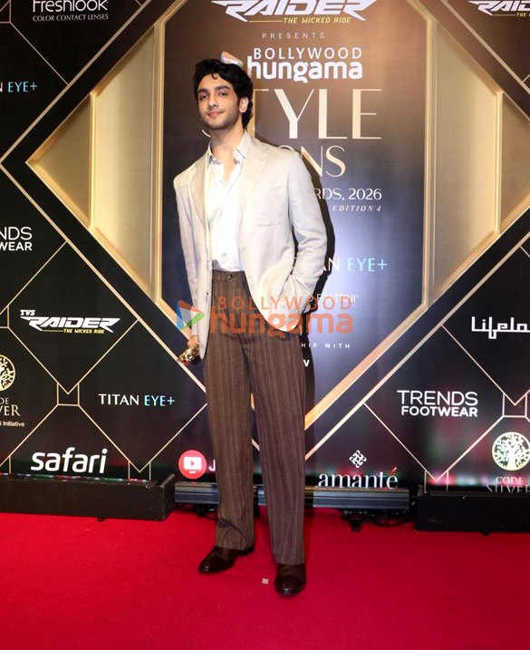 photos akshay kumar ananya panday sharvari shahid kapoor bhumi pednekar vaani kapoor arshad warsi and others grace the red carpet at bollywood hungama style icon awards 26 57