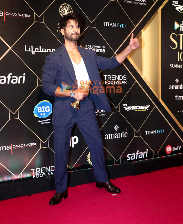 photos akshay kumar ananya panday sharvari shahid kapoor bhumi pednekar vaani kapoor arshad warsi and others grace the red carpet at bollywood hungama style icon awards 26 66
