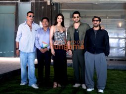 Photos: Akshay Kumar, Disha Patani, Suniel Shetty, Arshad Warsi and others snapped promoting their film Welcome To The Jungle in Juhu