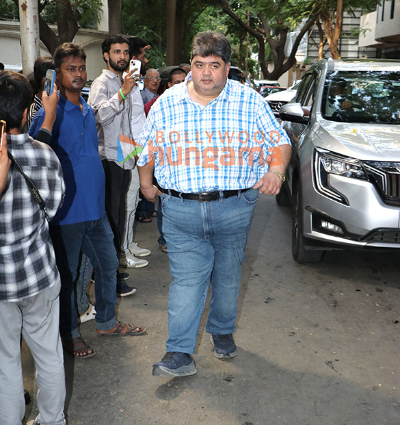 photos anil kapoor hema malini sajid nadiadwala anu malik and others attend late pahlaj nihalanis prayer meet 36