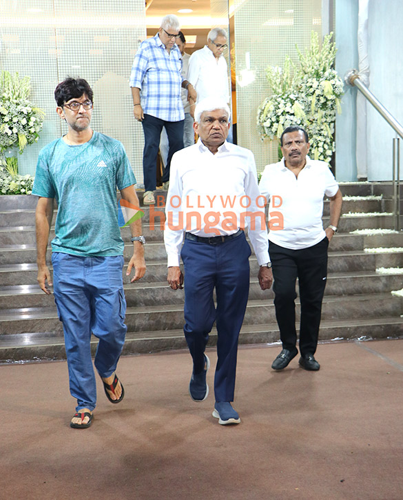 photos anil kapoor hema malini sajid nadiadwala anu malik and others attend late pahlaj nihalanis prayer meet 53