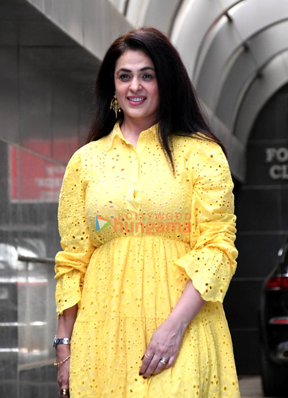photos anjana sukhani snapped in bandra 2