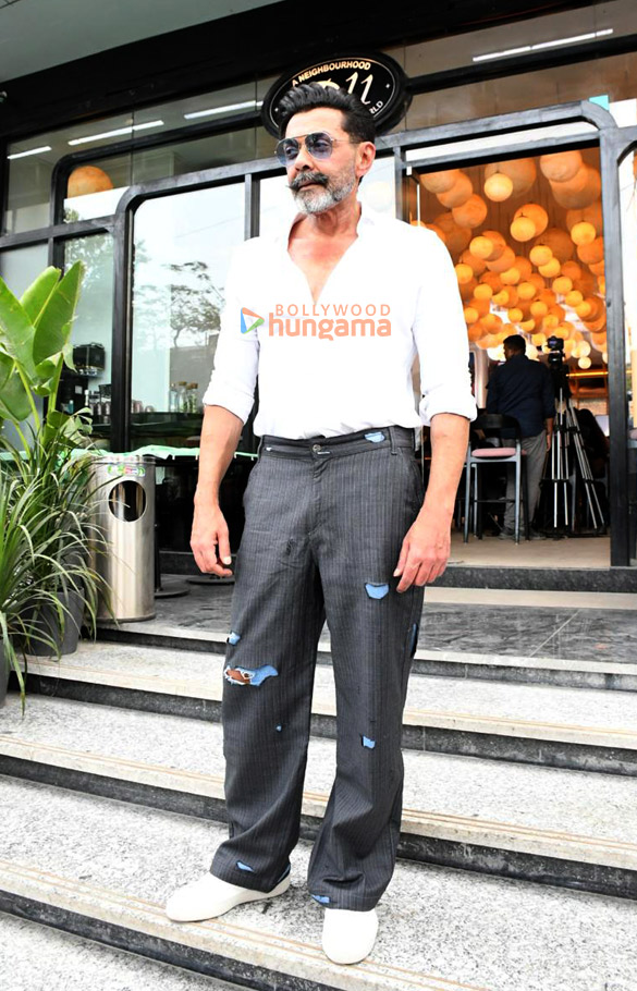 photos bobby deol snapped in bandra 5
