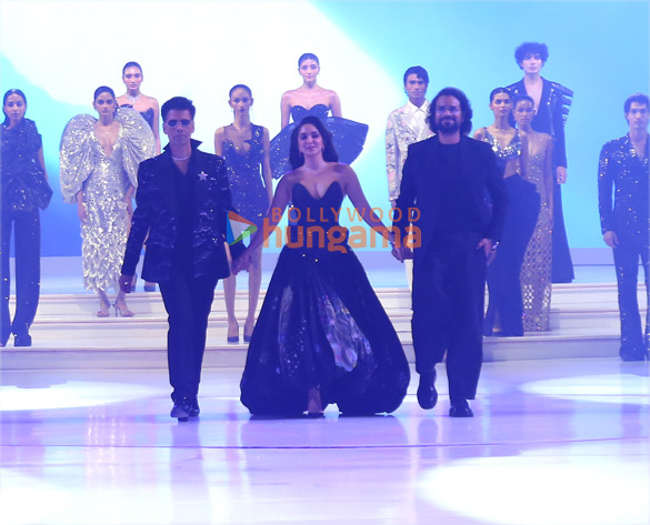 Photos: Karan Johar and Kiara Advani walked the ramp for Rahul Mishra’s car launch Photos: Karan Johar and Kiara Advani walked the ramp for Rahul Mishra’s car launch