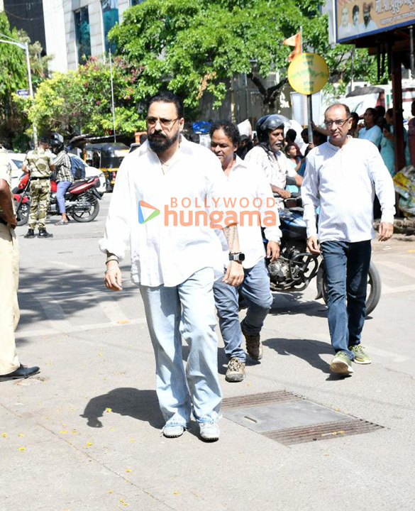 photos malaika arora farhan akhtar david dhawan shatrughan sinha and others attend the funeral of pahlaj nihalani 1