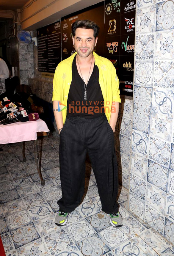 photos pankaj tripathi rumy jafry and madhushree snapped at celebrating legacy of k asif at swami oma the akk klub spiritual event hidaayatkar e azam 9