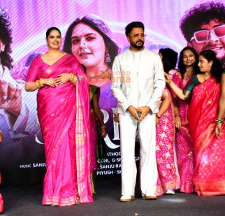 Photos: Riteish Deshmukh and Anjali Anand snapped at the song launch of ‘Saree’ for the film Dhamaal 4