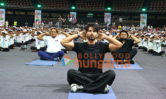 photos shahid kapoor sreeleela amruta fadnavis and others snapped at the international yoga day 2026 celebrations 14