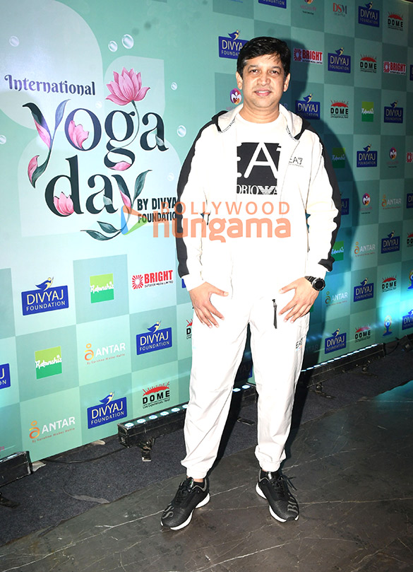 photos shahid kapoor sreeleela amruta fadnavis and others snapped at the international yoga day 26 celebrations 15