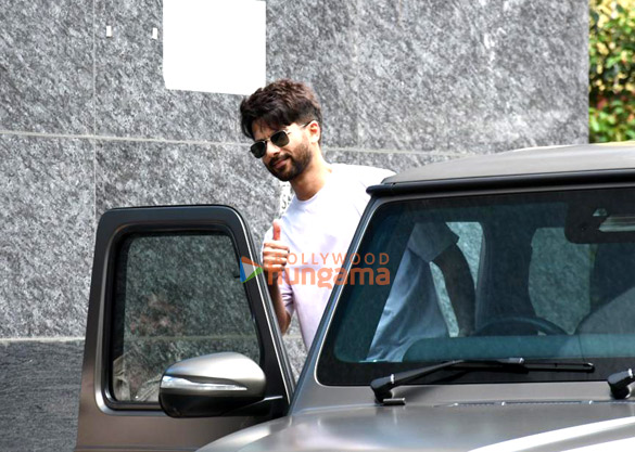photos shahid kapoor snapped outside a gym in bandra 2