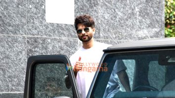 Photos: Shahid Kapoor snapped outside a gym in Bandra