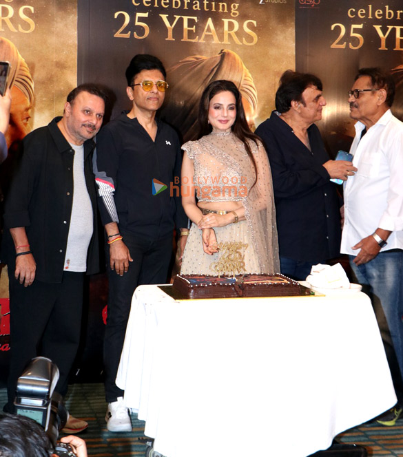 photos sunny deol ameesha patel and others grace celebration of 25 year of gadar ek prem katha 18