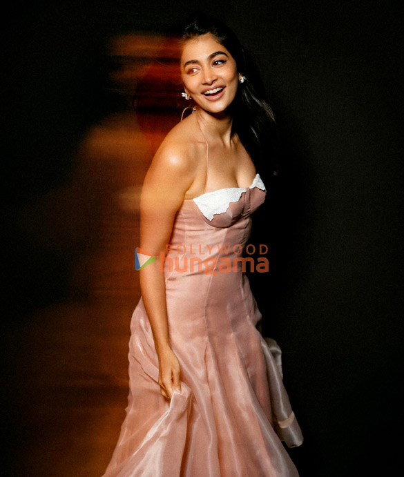 pooja hegde 9 19