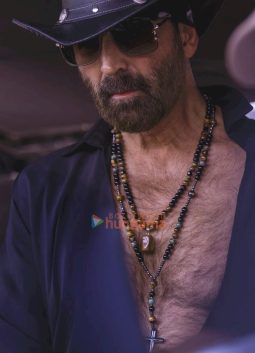 Welcome To The Jungle stills
