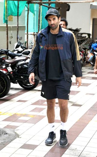 Photos: Aditya Roy Kapur snapped outside a gym in Khar