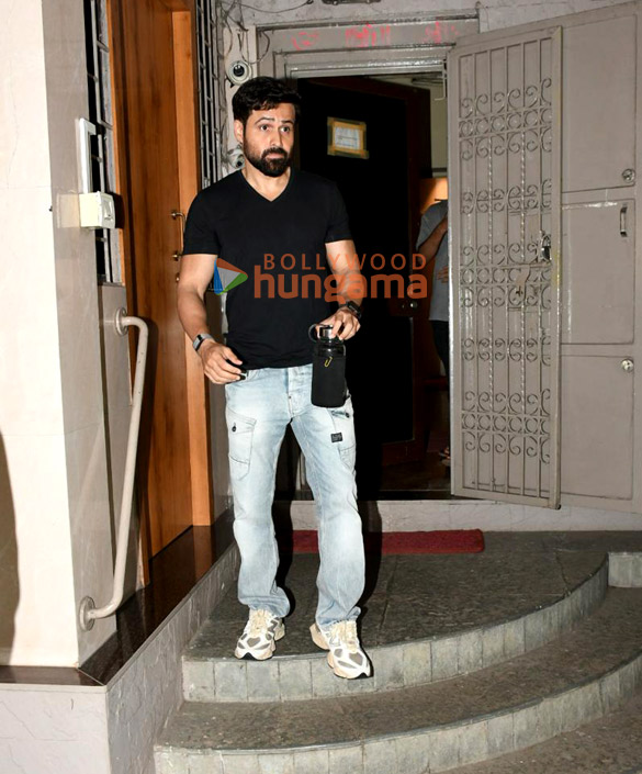 photos emraan hashmi snapped outside a dubbing studio in bandra 2
