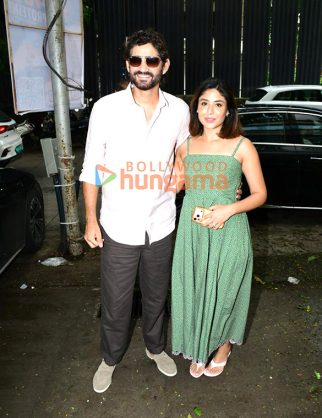 Photos: Gaurav Kapur and Kritika Kamra spotted outside a restaurant in Bandra