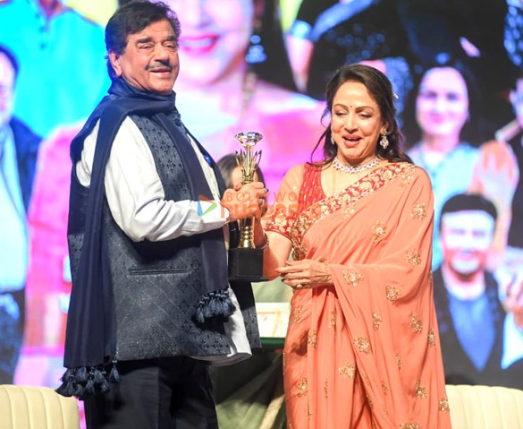 photos hema malini celebrates 60 years in indian cinema honours dharmendra and backs cintaa fwice 21