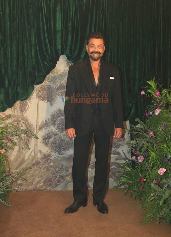 photos janhvi kapoor anil kapoor bhumi pednekar varun dhawan rakul preet singh rekha and others attend anshula kapoor and roha 31