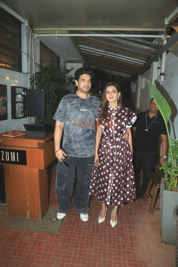 photos karan kundrra and tejasswi prakash snapped in bandra 1 2