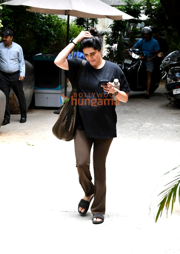 photos karishma tanna snapped outside a gym in bandra 1