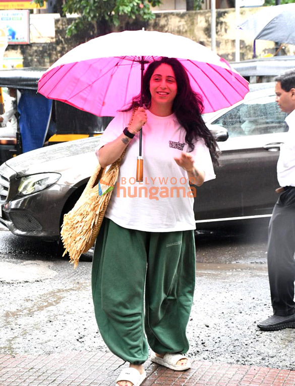 photos neha bhasin spotted outside a dental clinic in bandra 3
