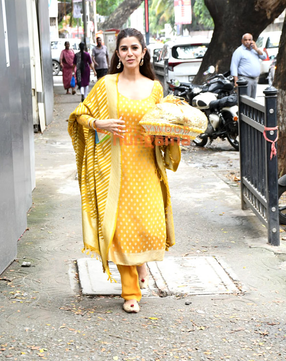 photos nimrat kaur spotted outside dance class in khar on guru purnima 2