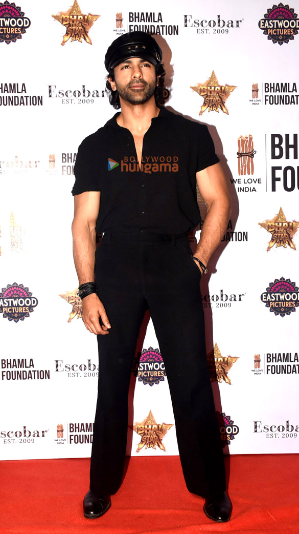 photos raghav juyal samay raina ameesha patel and others grace the trailer launch of bhai tera star hai 2026 69