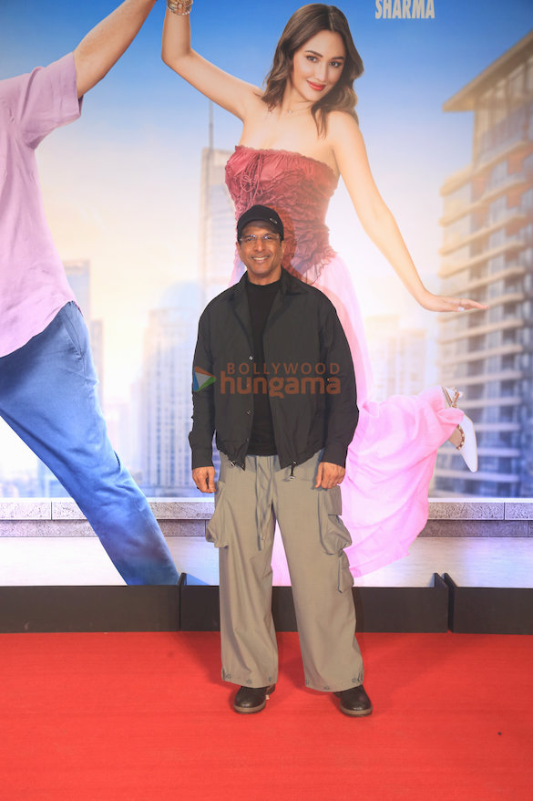 photos rajkumar hirani ahmed khan and others grace the premiere of tera yaar hoon main 22