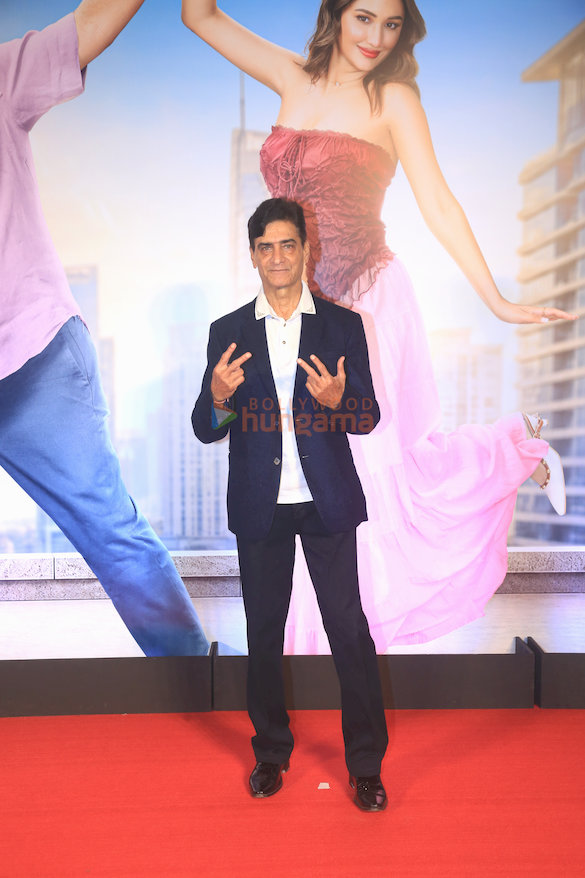 photos rajkumar hirani ahmed khan and others grace the premiere of tera yaar hoon main 26