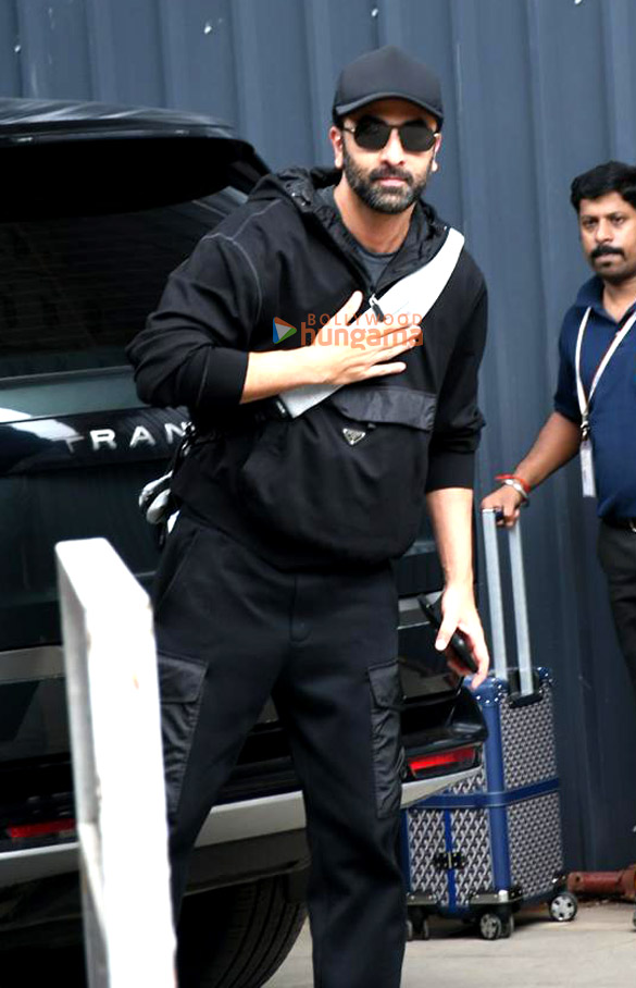 Photos: Ranbir Kapoor spotted outside a Kalina airport