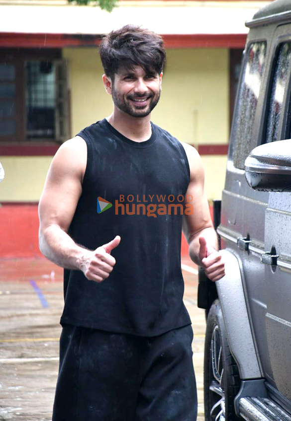 photos shahid kapoor and ishaan khatter snapped at the gym in bandra 7