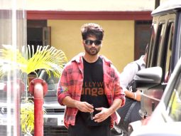 Photos: Shahid Kapoor snapped at a gym in Bandra