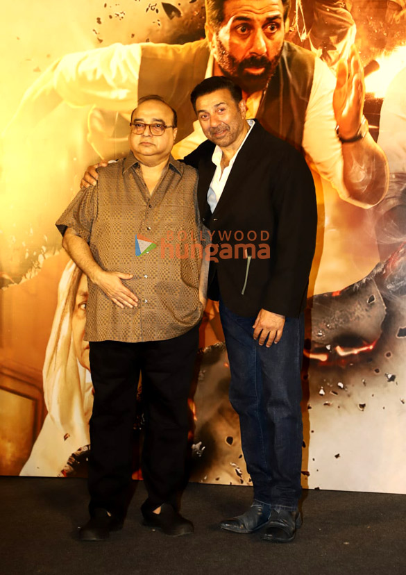 photos sunny deol shabana azmi karan deol rajkumar santoshi javed akhtar and others grace the trailer launch of batwara 1947 412 3