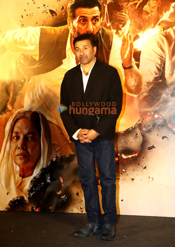 photos sunny deol shabana azmi karan deol rajkumar santoshi javed akhtar and others grace the trailer launch of batwara 1947 412 6