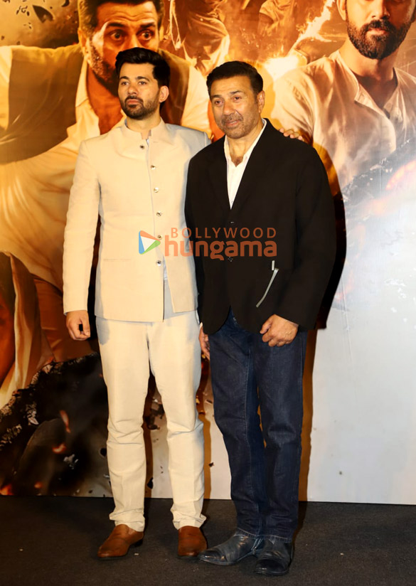 photos sunny deol shabana azmi karan deol rajkumar santoshi javed akhtar and others grace the trailer launch of batwara 1947 412 8