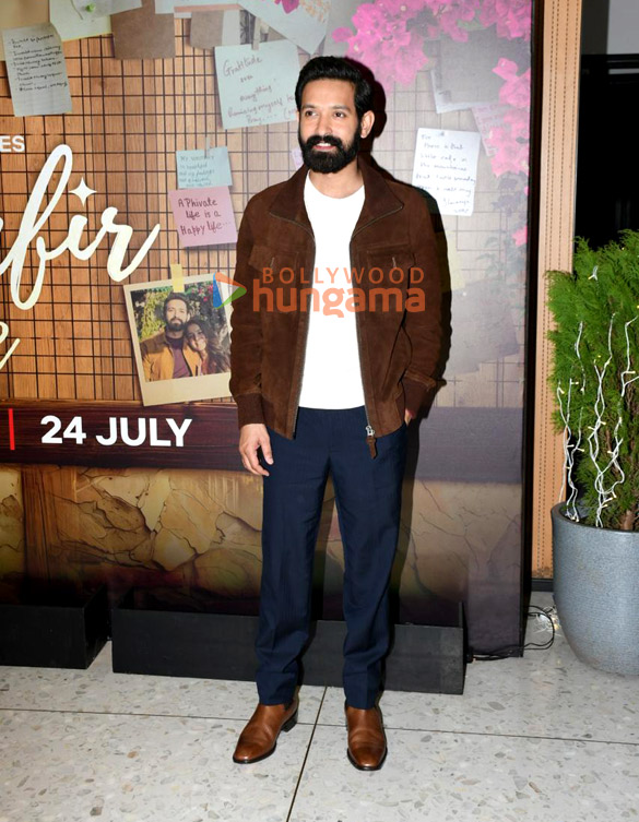 photos vikrant massey vedika pinto and mahima makwana snapped at musafir cafe trailer preview 5