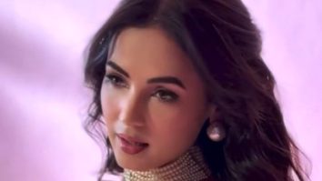 Sonal Chauhan looks like a fairy in white