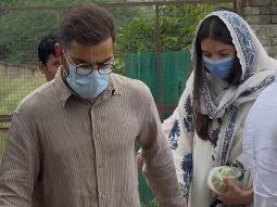 Virat Kohli and Anushka Sharma visit Premanand Maharaj’s ashram in Vrindavan