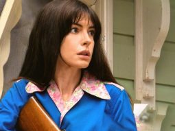 Anne Hathaway, Ewan McGregor battle Dinosaurs in The End of Oak Street; new trailer out now