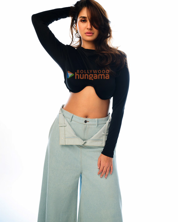 nikita dutta 5 86