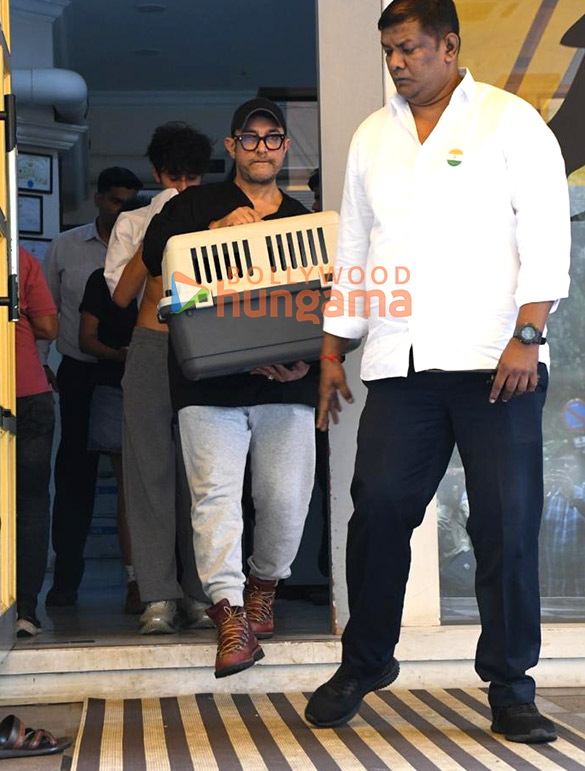photos aamir khan kiran rao with son azad spotted outside a pet clinic in santacruz 1