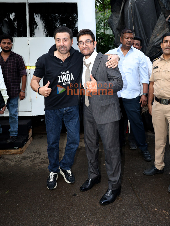 Photos: Aamir Khan, Sunny Deol and Preity Zinta snapped promoting Batwara 1947 on the sets of Kaun Banega Crorepati 18