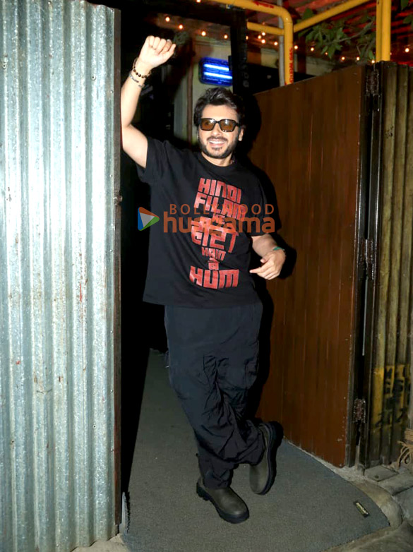 photos divyenndu snapped promoting mirzapur the movie 6