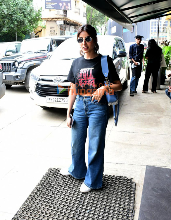 photos harshita gaur snapped in bandra 7
