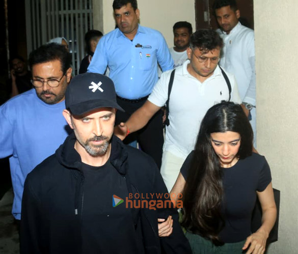 photos hrithik roshan and saba azad snapped at pvr in juhu 3